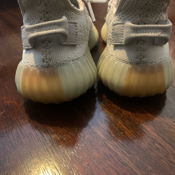 Yeezy 350 SESAME - Picture 2 of 8